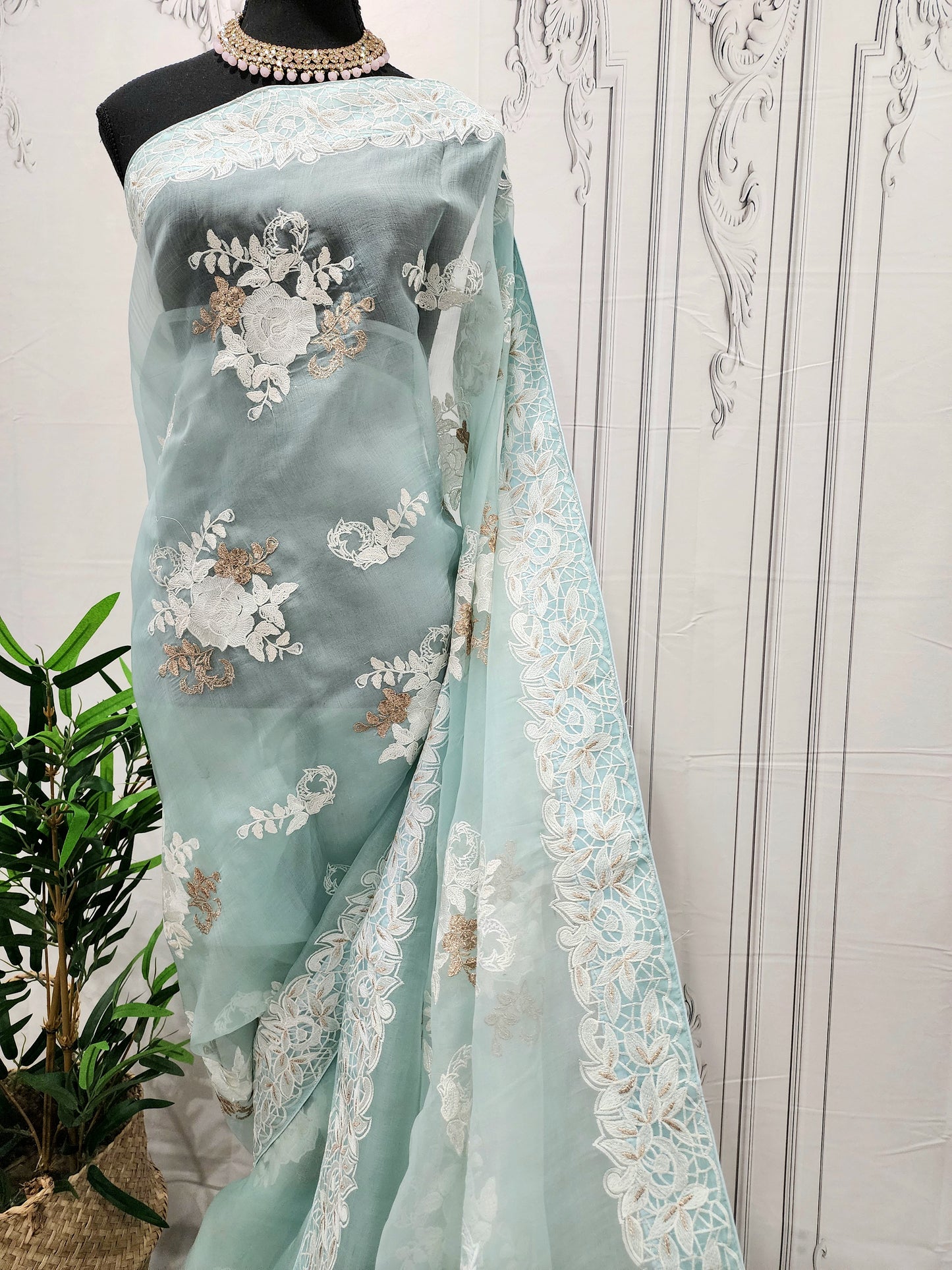 Zoya 070 - Muslin Embroidered saree